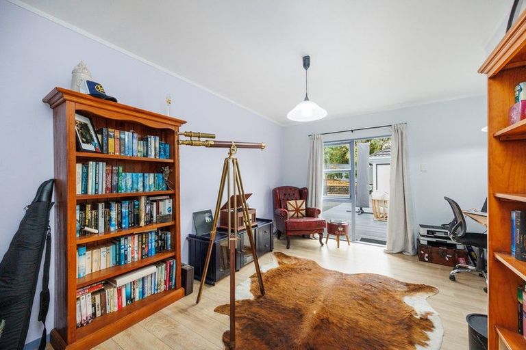 Photo of property in 8 Skerman Street, Marton, 4710