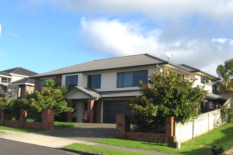 Photo of property in 21 Tumbridge Place, Somerville, Auckland, 2014