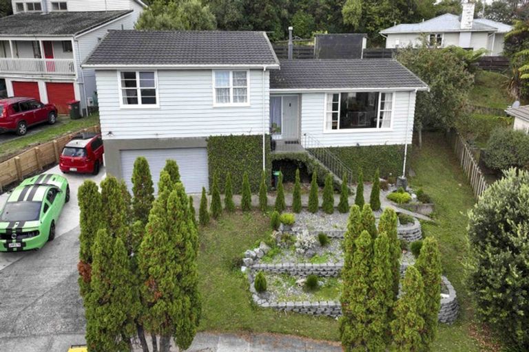 Photo of property in 4 Rembrandt Avenue, Tawa, Wellington, 5028