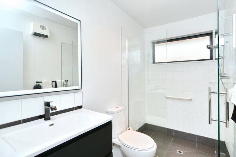 Photo of property in 1/123 Sawyers Arms Road, Northcote, Christchurch, 8052