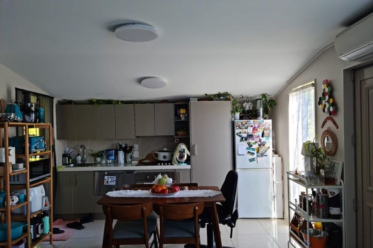 Photo of property in 20 Condor Place, Unsworth Heights, Auckland, 0632