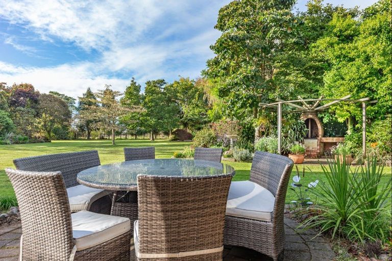 Photo of property in 275 Kimberley Road, Levin, 5571