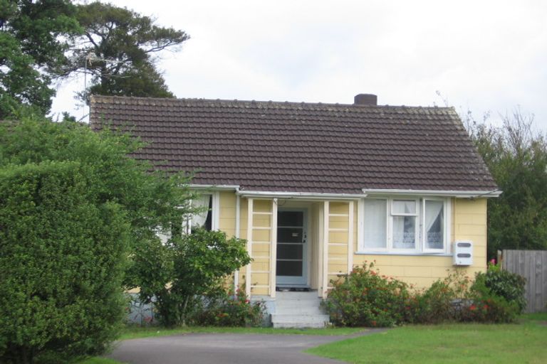 Photo of property in 1/15 Hill Crescent, New Lynn, Auckland, 0600