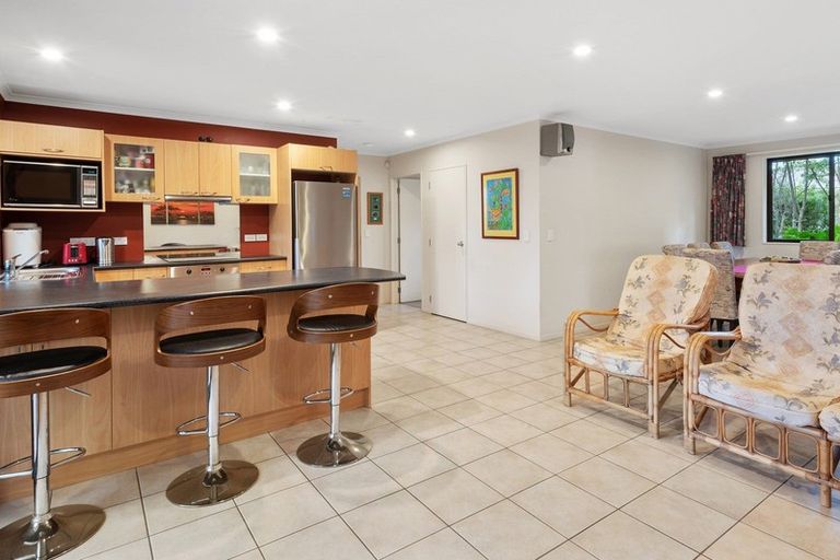 Photo of property in 4 Curlew Place, One Tree Point, 0118