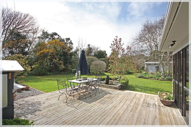 Photo of property in 214 Kawiu Road, Levin, 5510