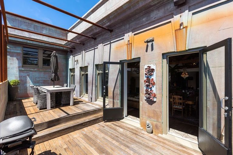 Photo of property in 29 Queen Street, New Plymouth, 4310