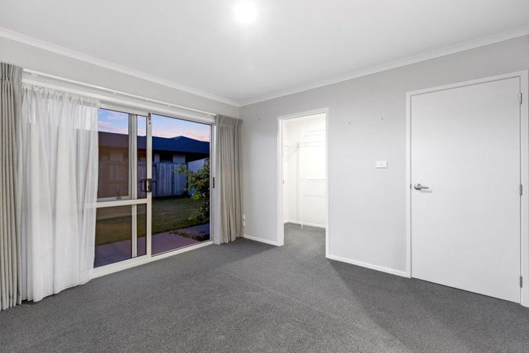 Photo of property in 21 Ponga Place, Papamoa Beach, Papamoa, 3118