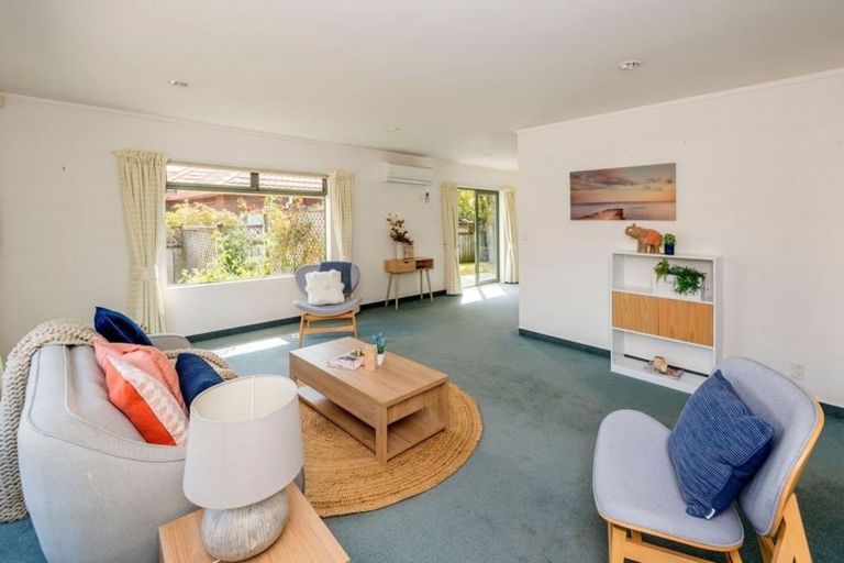 Photo of property in 2 Inverell Place, Waikanae, 5036