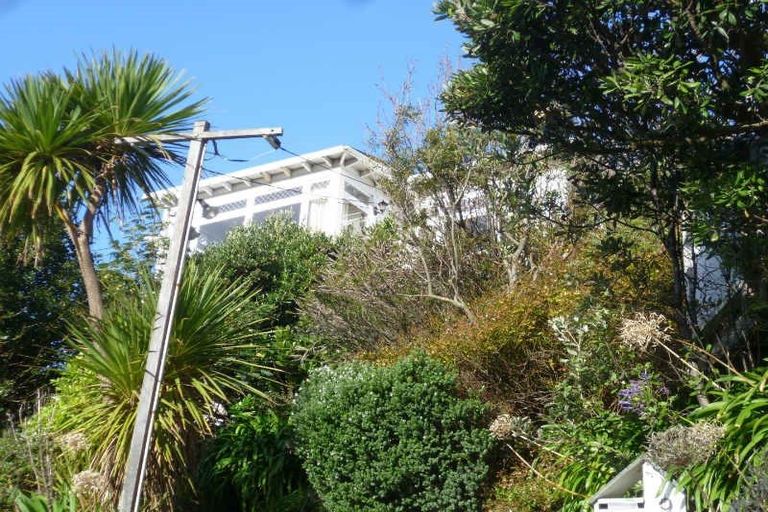 Photo of property in 9 Hungerford Road, Lyall Bay, Wellington, 6022