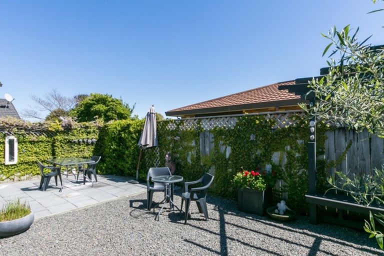 Photo of property in 53d Church Road, Taradale, Napier, 4112