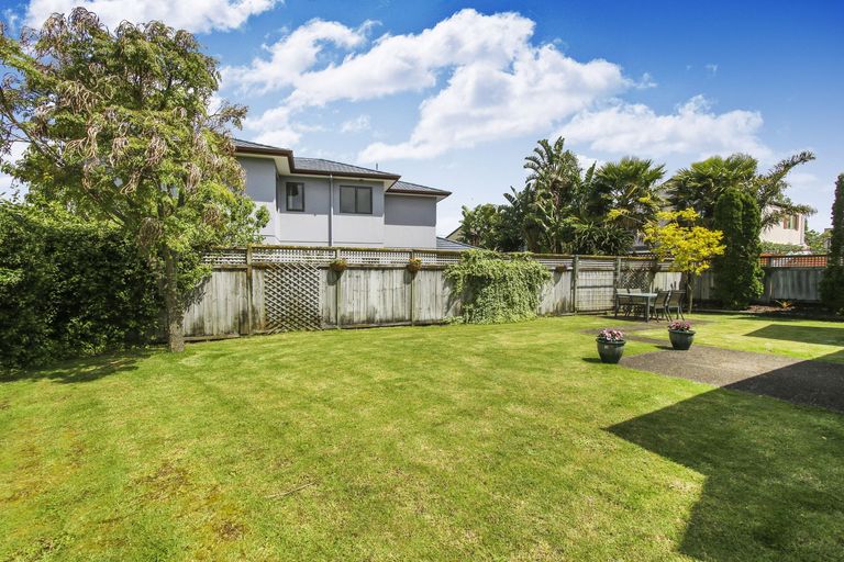 Photo of property in 29 Vinograd Drive, Te Atatu Peninsula, Auckland, 0610