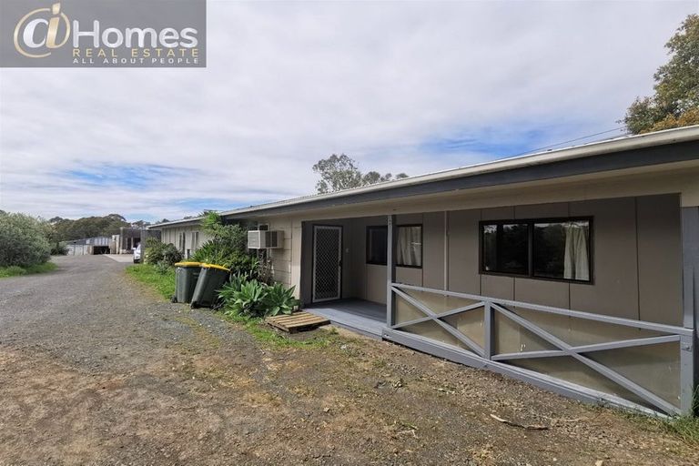 Photo of property in 6 Moontide Road, Kumeu, 0892