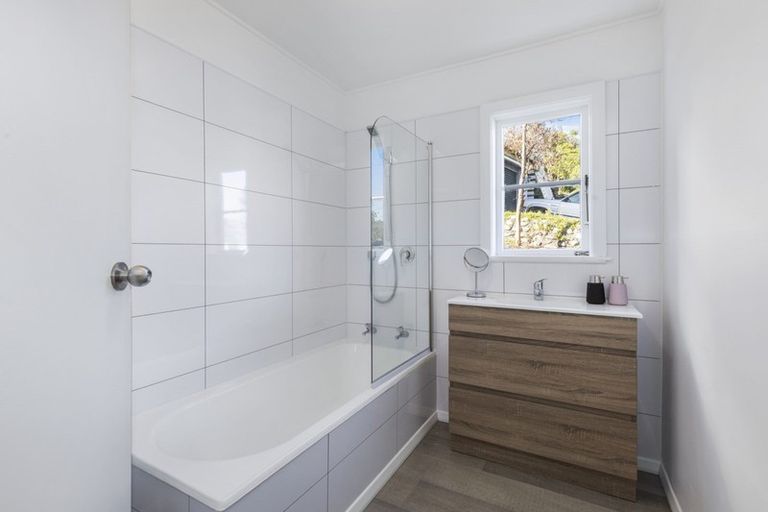 Photo of property in 35 Thomas Street, Stokes Valley, Lower Hutt, 5019