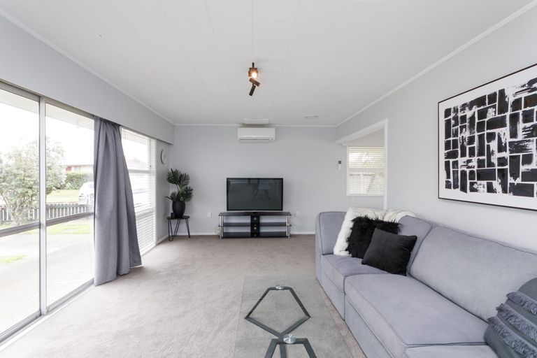 Photo of property in 26 Apollo Parade, Milson, Palmerston North, 4414