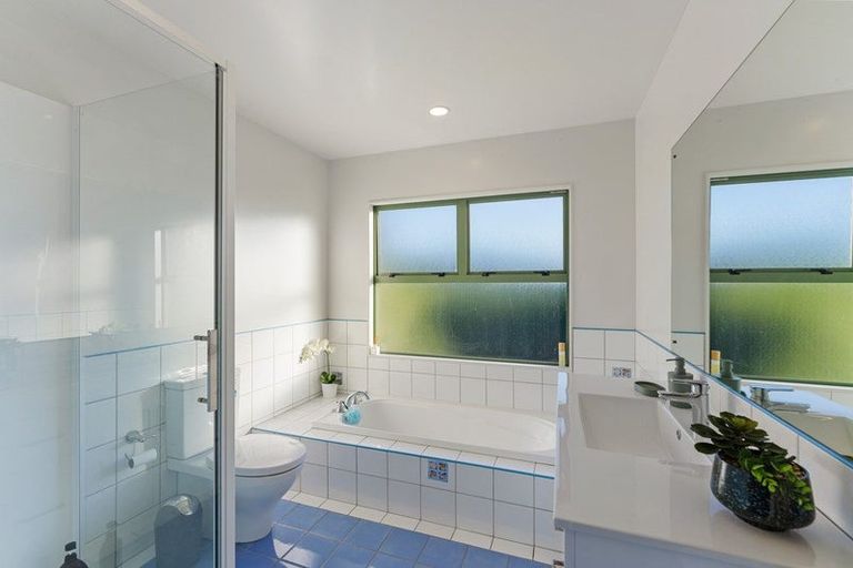 Photo of property in 80 Greendale Drive, Otaihanga, Paraparaumu, 5036