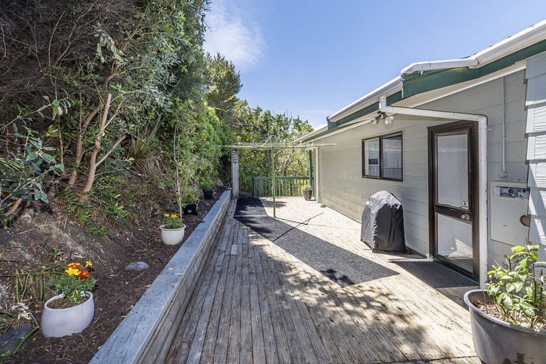 Photo of property in 22 Shackle Lane, Whitby, Porirua, 5024