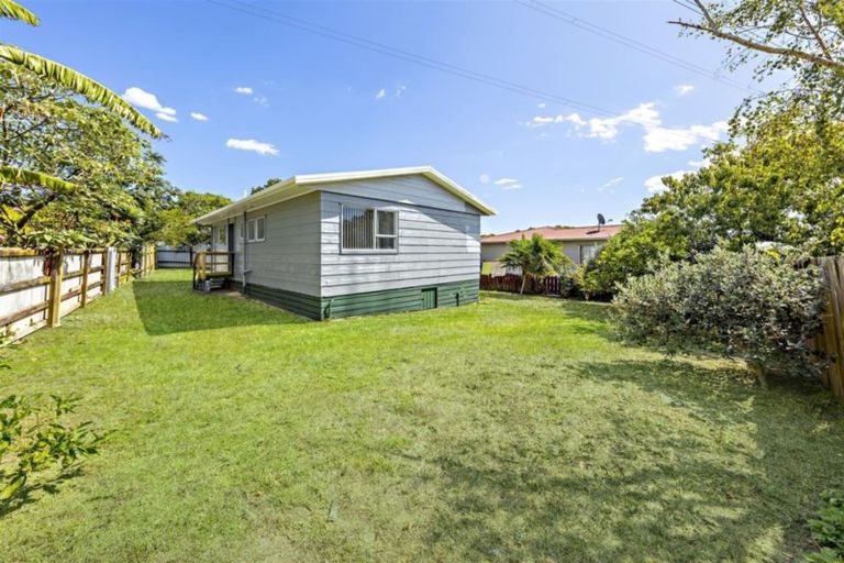 Photo of property in 2/20 Darnell Crescent, Clover Park, Auckland, 2019