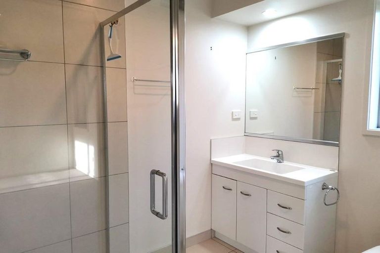 Photo of property in 4 Wai Place, One Tree Point, 0118