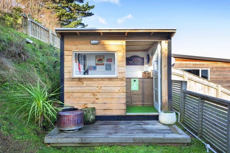 Photo of property in 25 Dominica Crescent, Grenada Village, Wellington, 6037