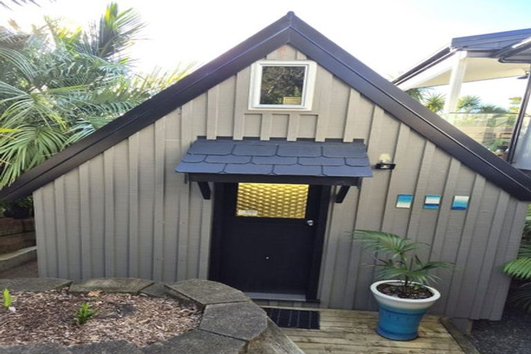 Photo of property in 12 Tranquil Glade, Hillcrest, Auckland, 0627