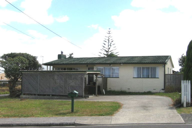 Photo of property in 1/39 Sunnyhaven Avenue, Beach Haven, Auckland, 0626