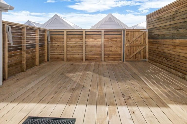 Photo of property in 31-41 Pirie Street, Mount Victoria, Wellington, 6011