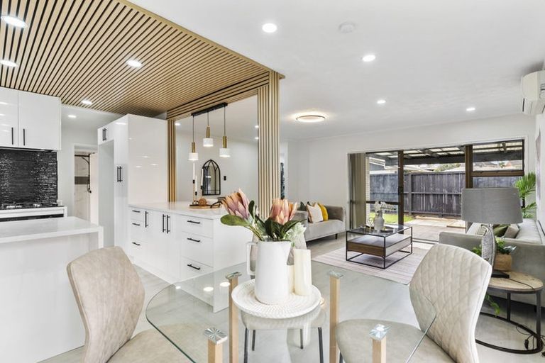 Photo of property in 2/49 Larne Avenue, Pakuranga Heights, Auckland, 2010