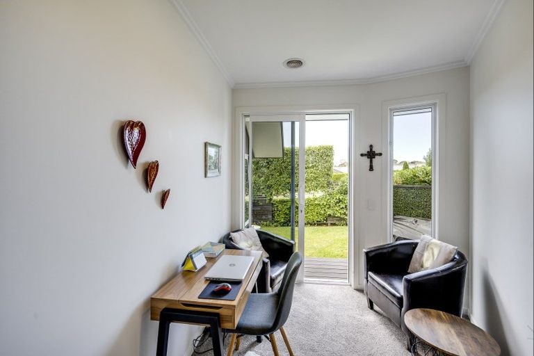 Photo of property in 62 Whakatomo Place, Havelock North, 4130