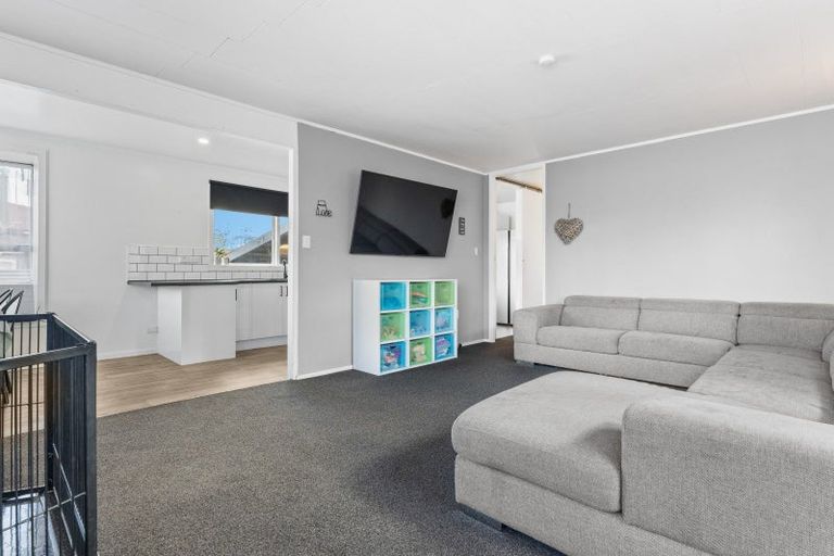 Photo of property in 18 Ngaire Street, Longburn, Palmerston North, 4412