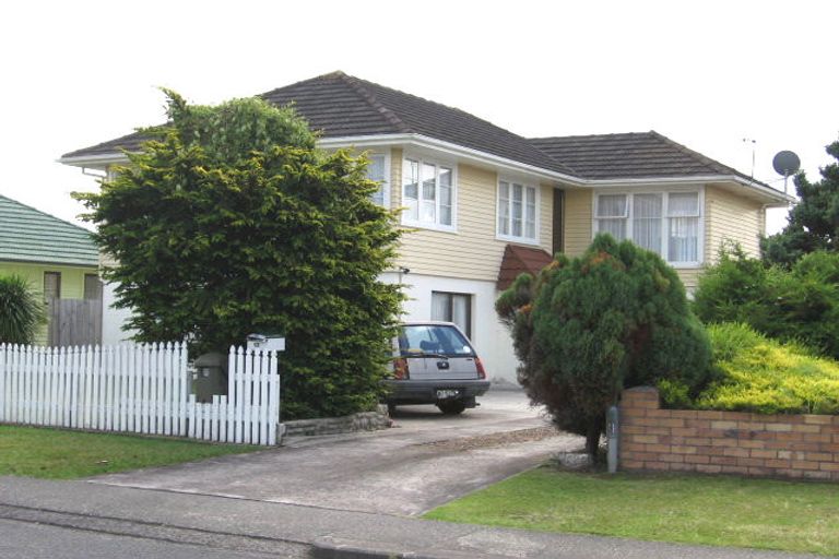 Photo of property in 13 Moor Avenue, Te Atatu Peninsula, Auckland, 0610