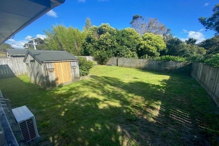 Photo of property in 33 Otanerua Road, Hatfields Beach, Orewa, 0931