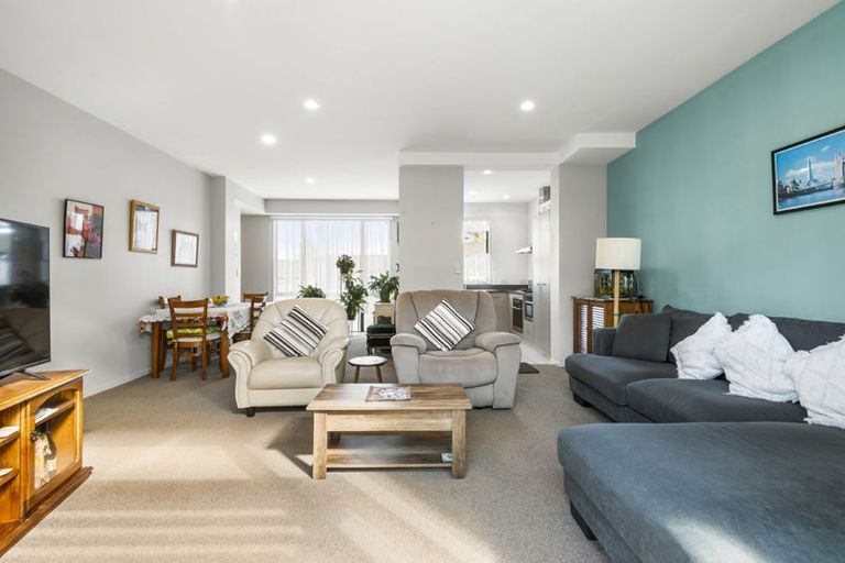 Photo of property in 42/22 Northcross Drive, Oteha, Auckland, 0632
