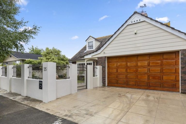 Photo of property in 25 Orr Crescent, Hutt Central, Lower Hutt, 5011