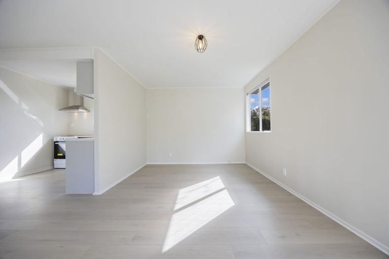 Photo of property in 1/50 Borich Road, Sunnyvale, Auckland, 0612