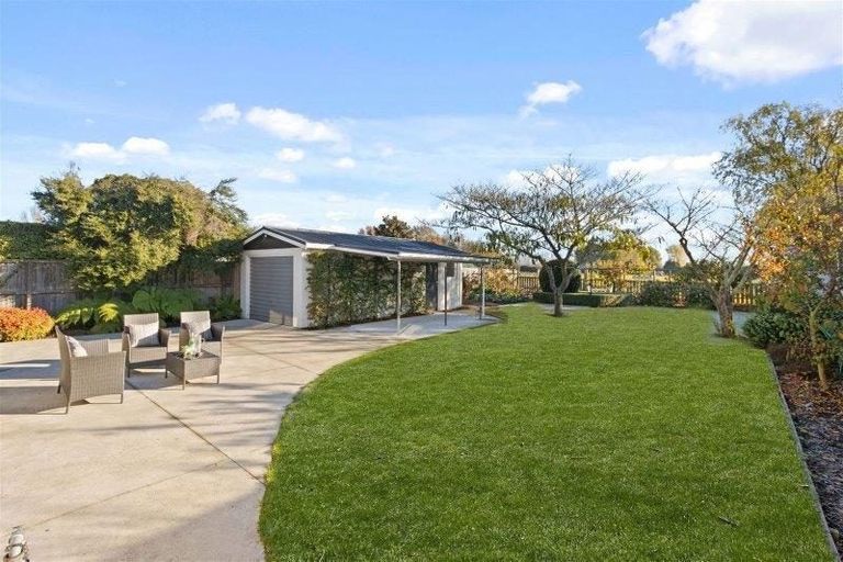 Photo of property in 17 Mcsaveneys Road, Marshland, Christchurch, 8051