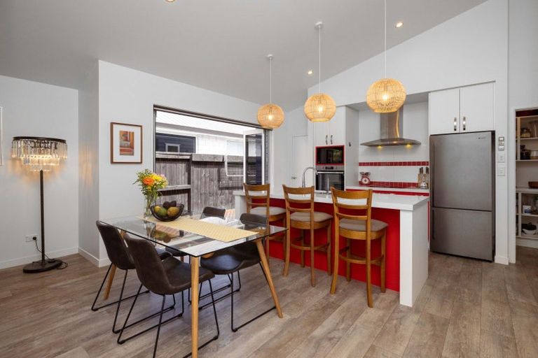 Photo of property in 28 Marion Crescent, Papamoa Beach, Papamoa, 3118