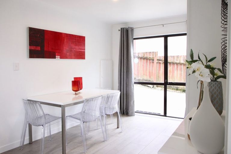 Photo of property in 42 Elliston Crescent, Stanmore Bay, Whangaparaoa, 0932