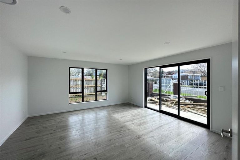 Property details for 32 Gifford Road, Papatoetoe, Auckland, 2025