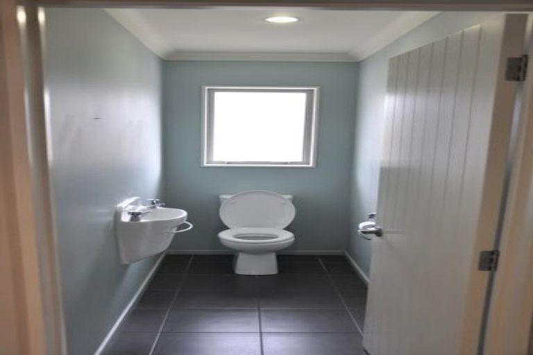 Photo of property in 51 Tennyson Avenue, Kelvin Grove, Palmerston North, 4414