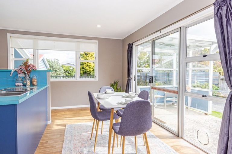 Photo of property in 11 Humphrey Street, Marton, 4710