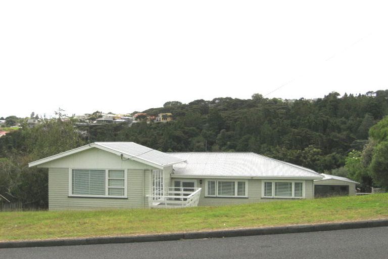 Photo of property in 67 Island Bay Road, Beach Haven, Auckland, 0626