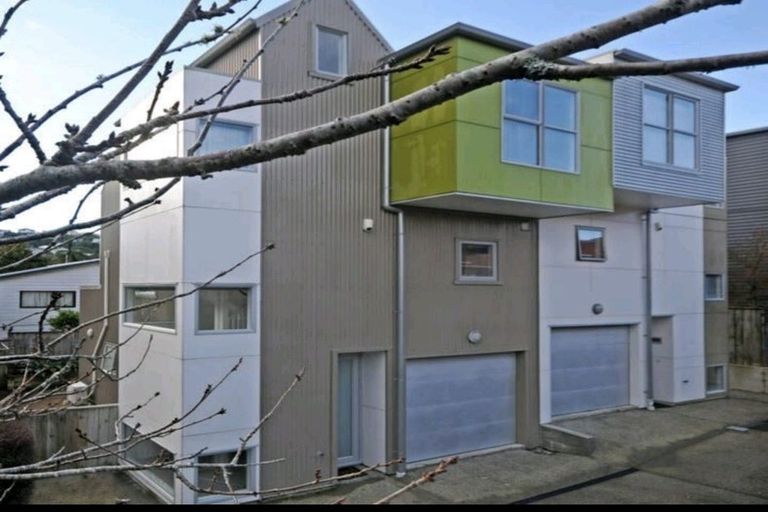 Photo of property in 5/12 Agra Crescent, Khandallah, Wellington, 6035