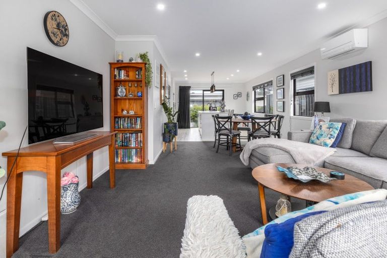 Photo of property in 39 Karearea Avenue, Kenepuru, Porirua, 5022