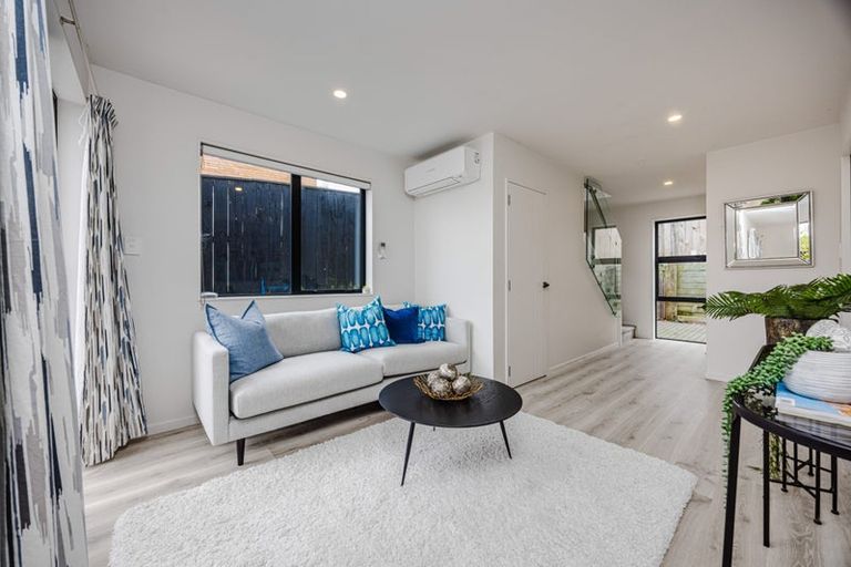 Photo of property in 7/66 Bruce Road, Glenfield, Auckland, 0629