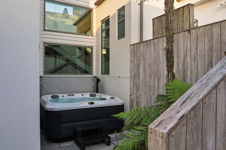 Photo of property in 51 Lynley Park Drive, Omokoroa, 3114