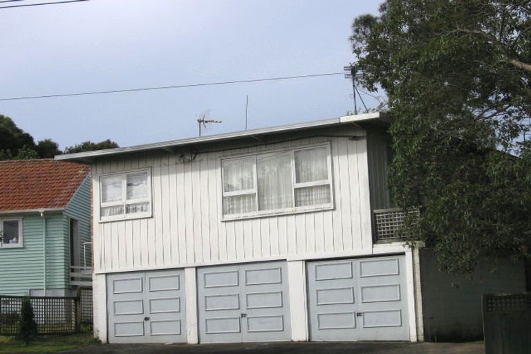 Photo of property in 2/89 Owairaka Avenue, Mount Albert, Auckland, 1025