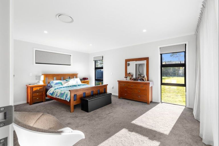 Photo of property in 230 Valley Views, Fitzherbert, Palmerston North, 4472