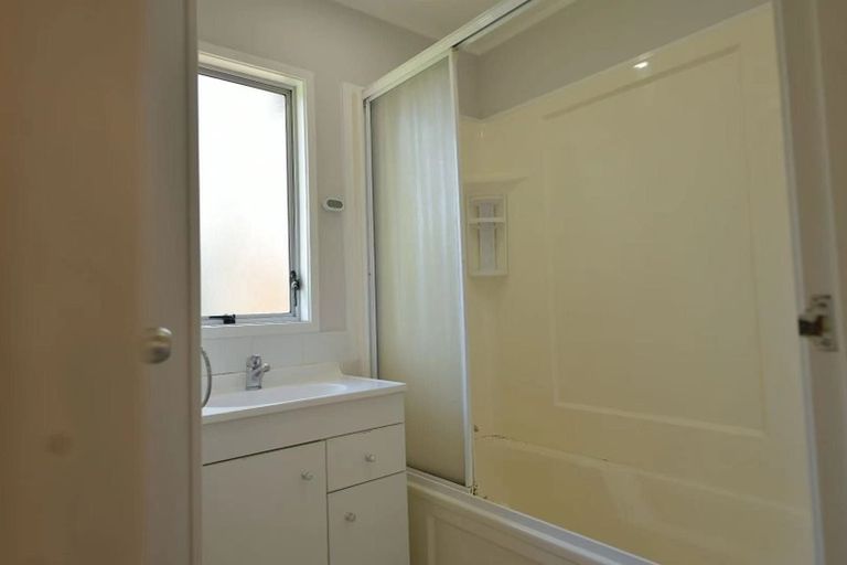 Photo of property in 12 Spargo Road, Massey, Auckland, 0614