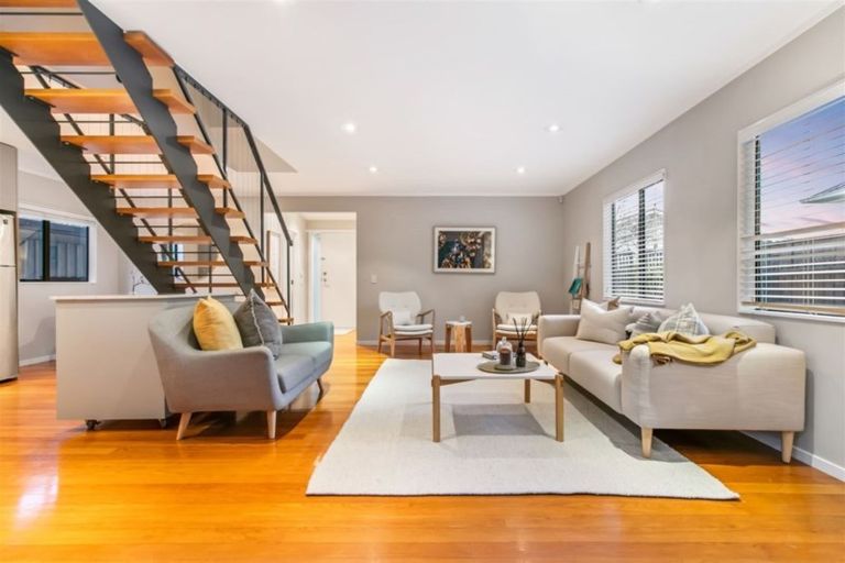 Photo of property in 193a Queen Street, Northcote Point, Auckland, 0627