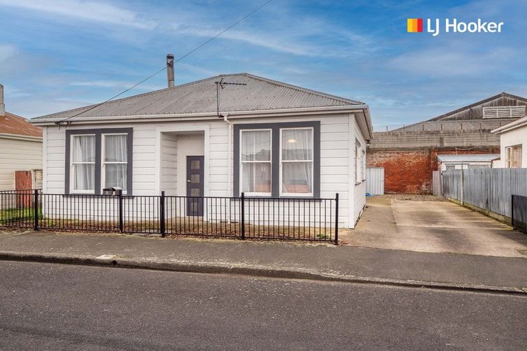 Photo of property in 8 Osmond Street, South Dunedin, Dunedin, 9012